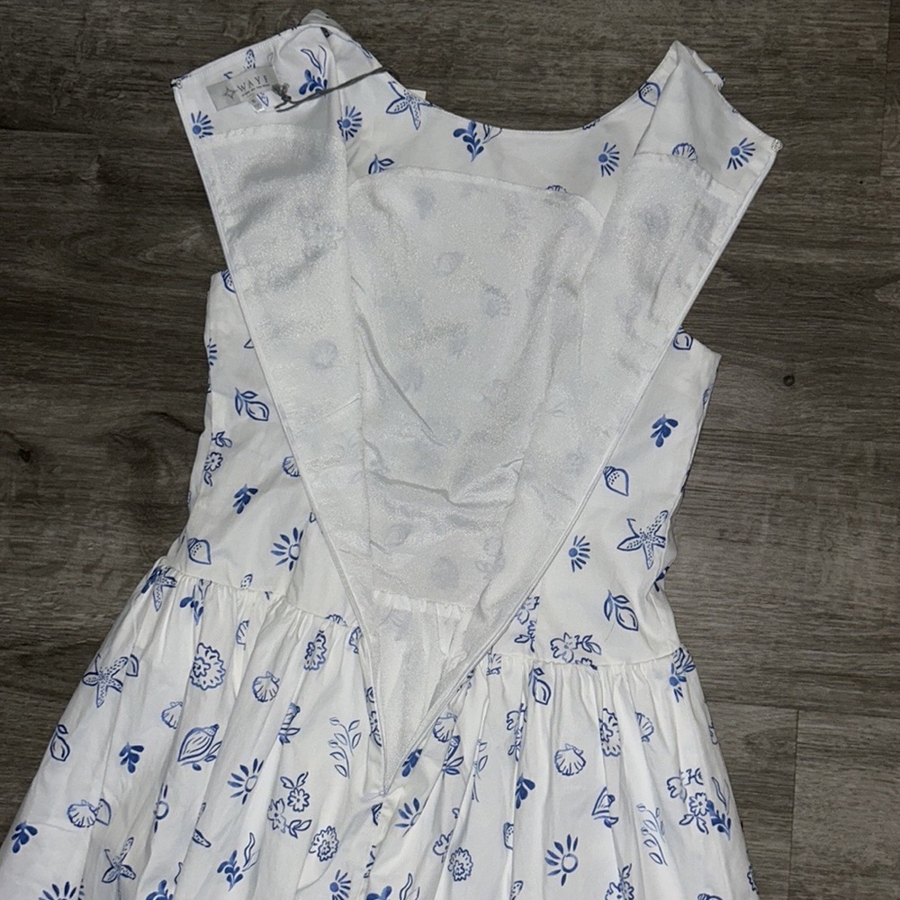 WAYF drop waist seashell print Midi Dress - Picture 12 of 13